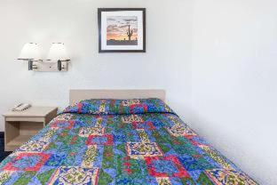 Knights Inn Grand Rapids East Airport Cascade Quarto foto